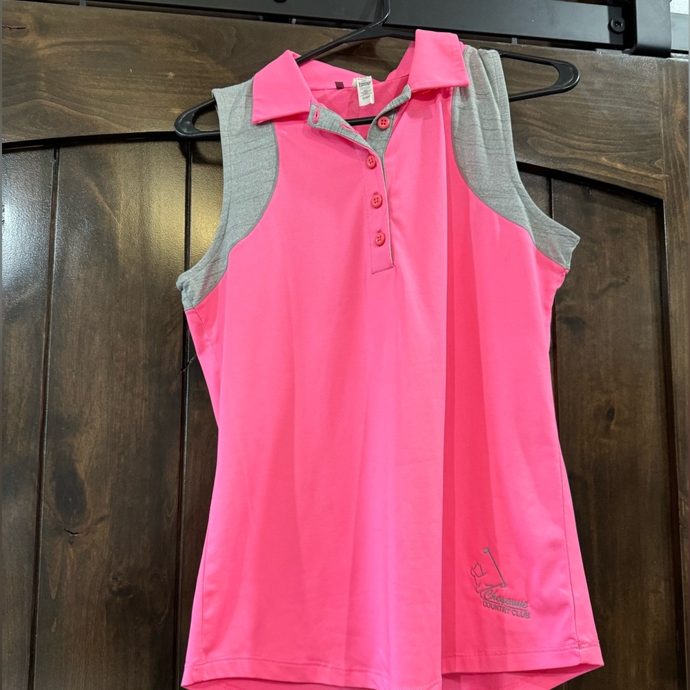 Under Armour Golf Polo. Size Medium